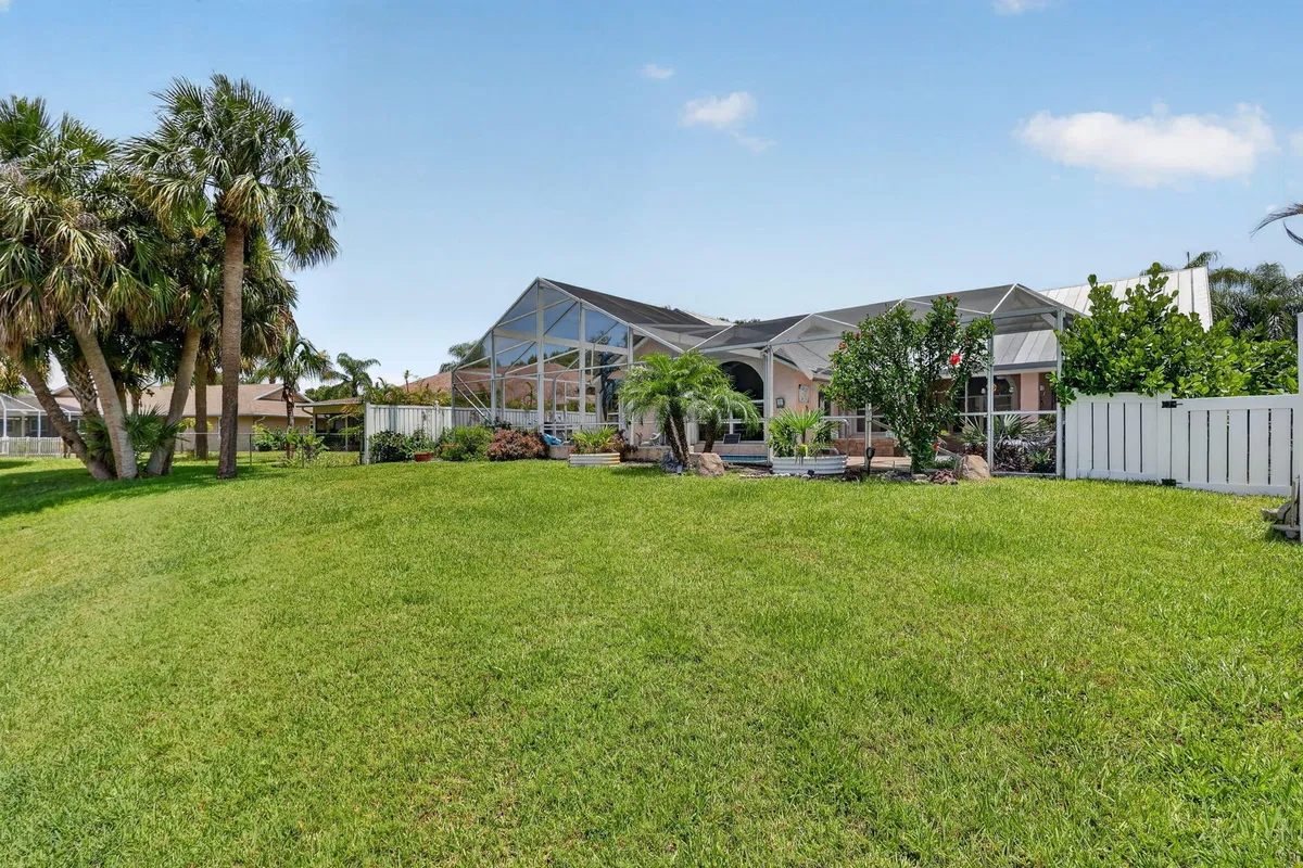  Residence photo 10