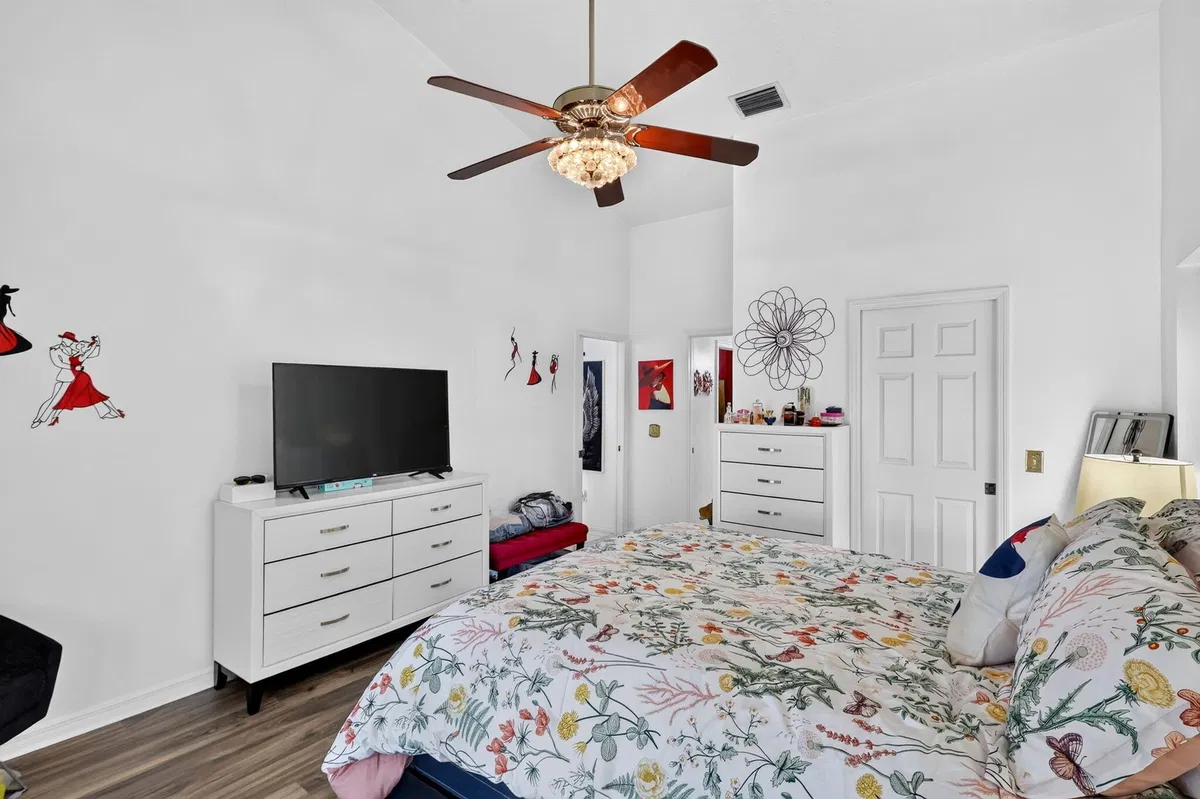  Residence photo 40