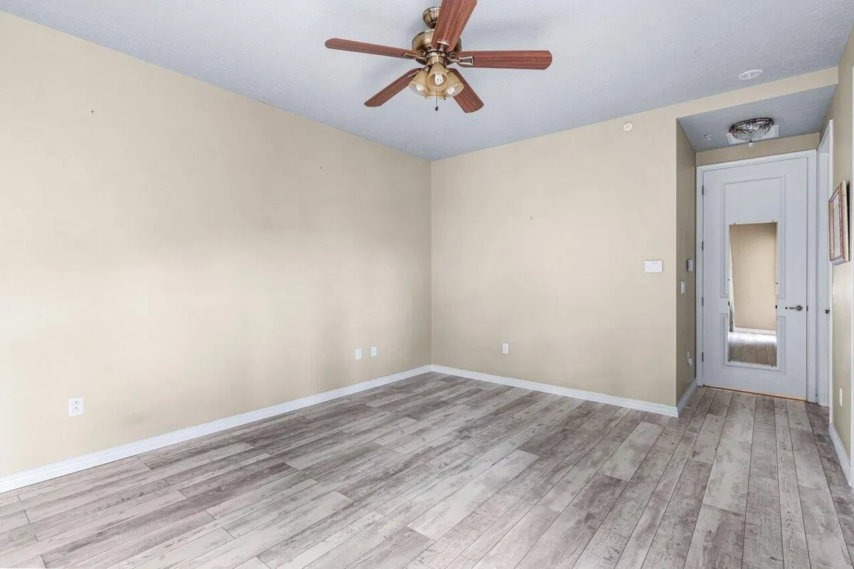  Residence photo 19