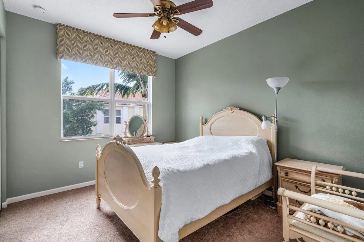  Residence photo 22