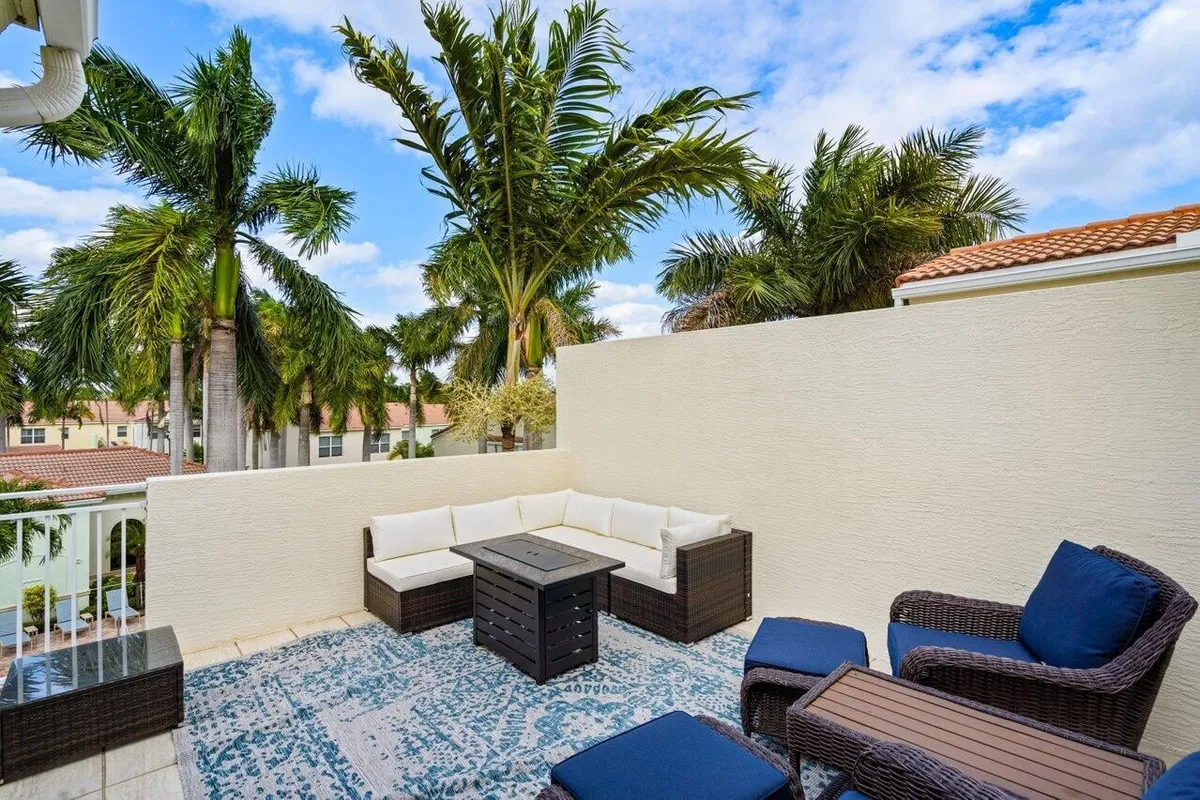  Residence photo 25