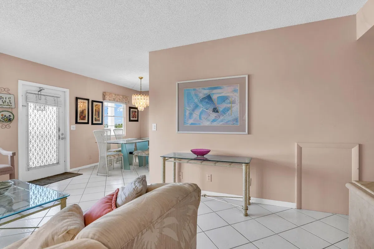  Residence photo 10