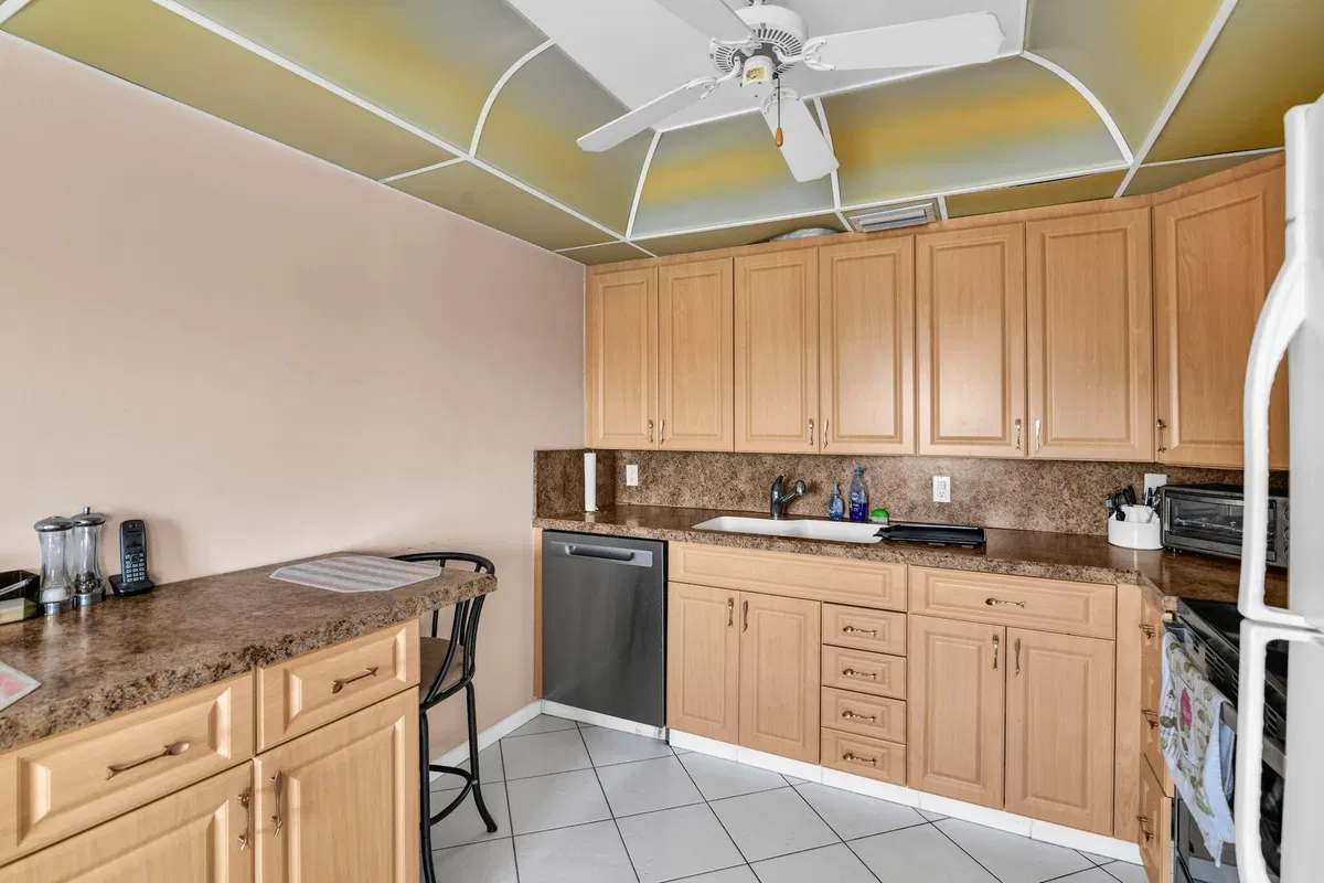  Residence photo 16