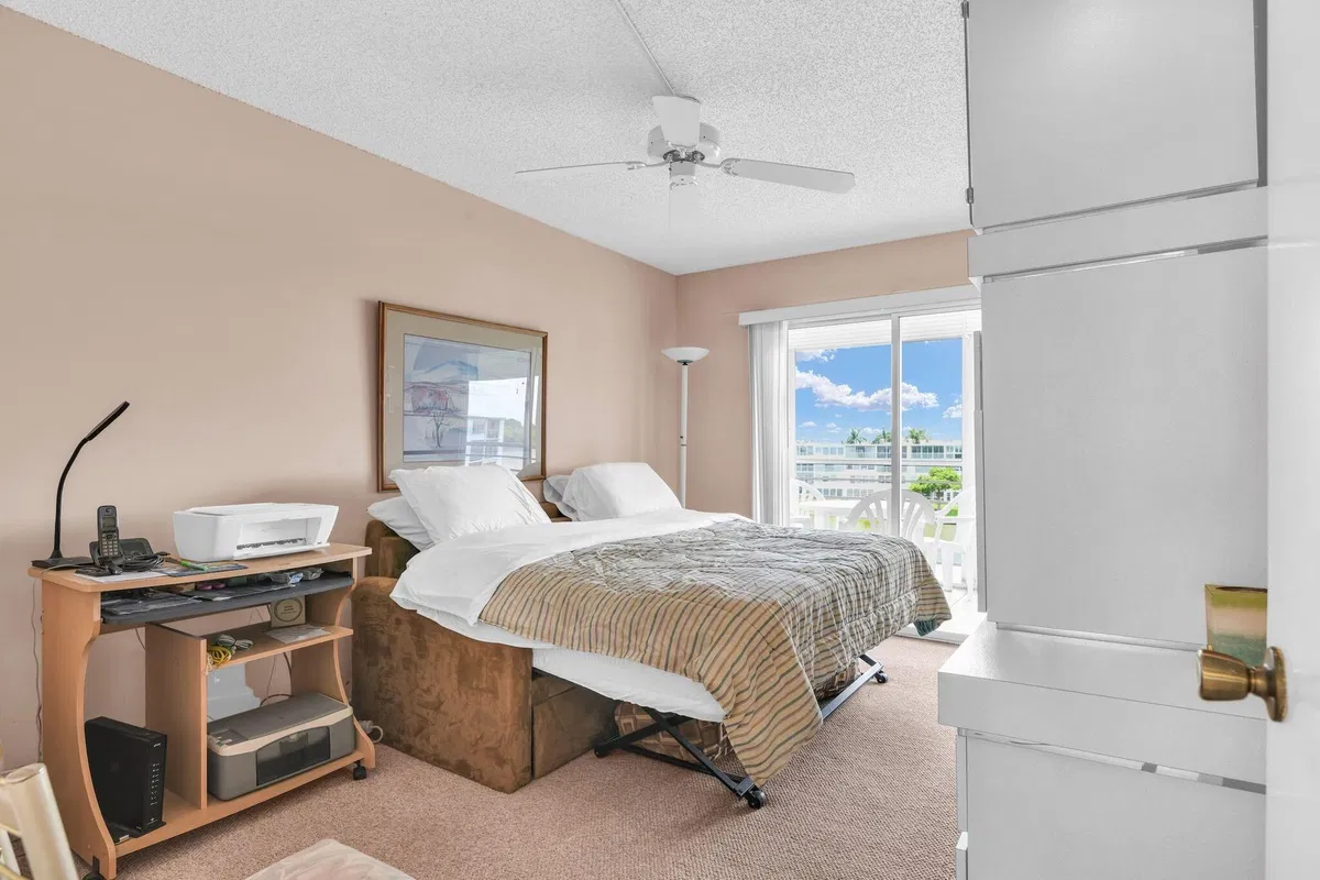  Residence photo 22