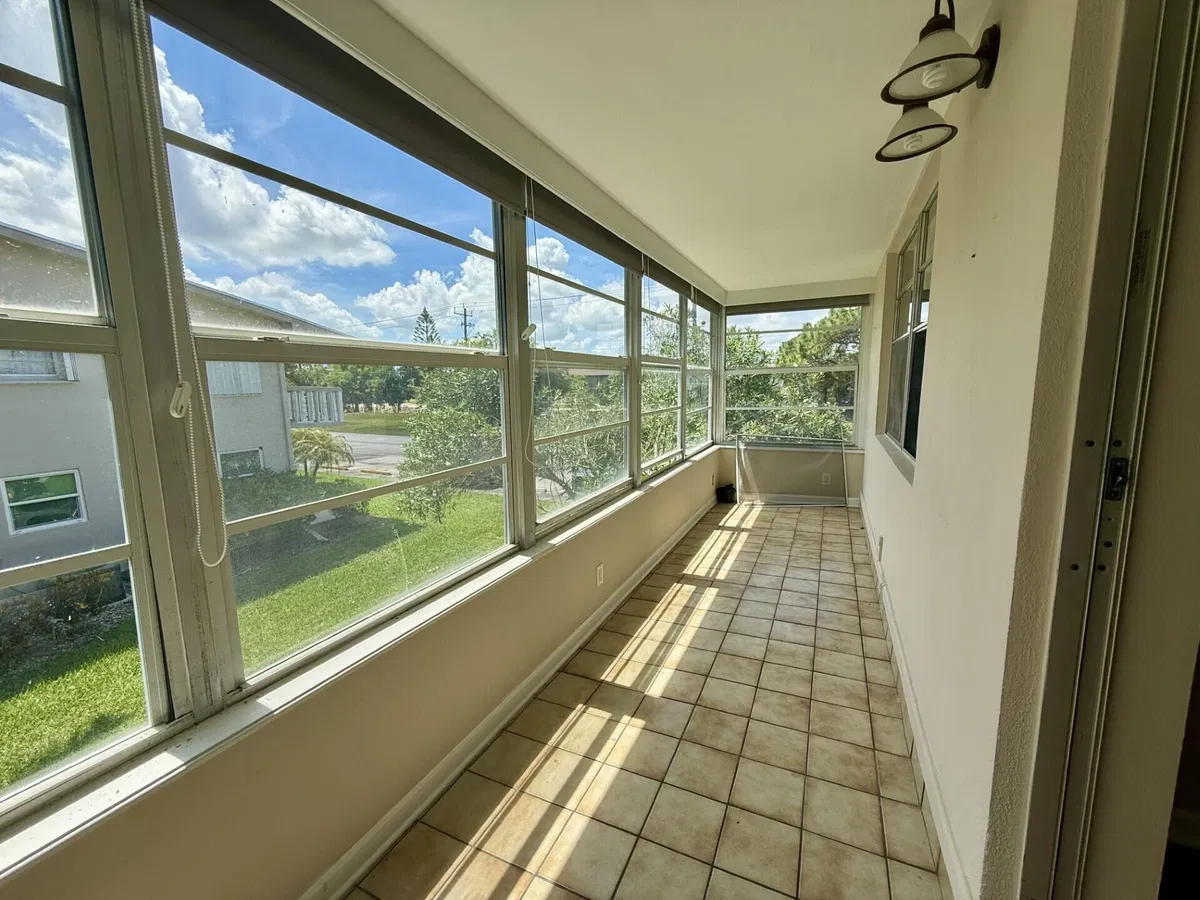  Residence photo 10