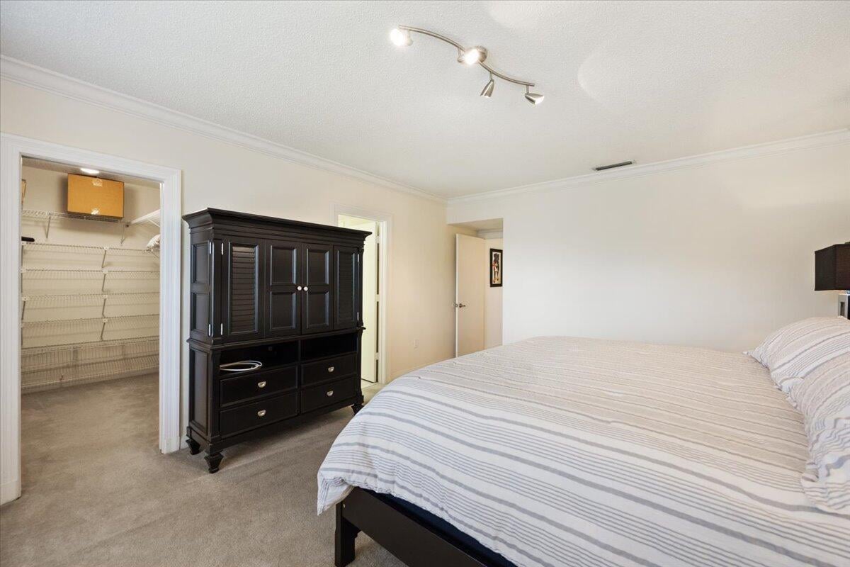 Unit H202 photo 19