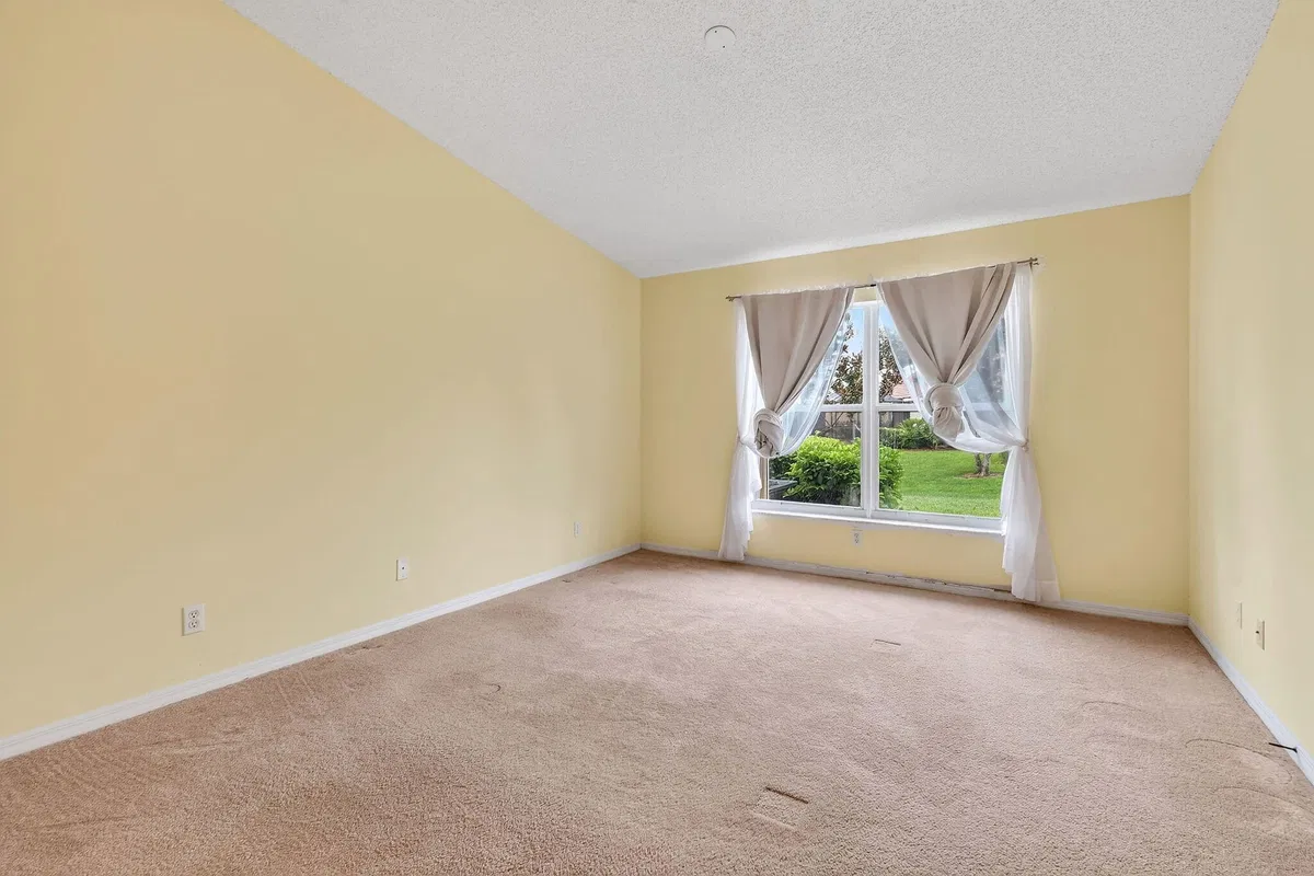 Residence photo 25