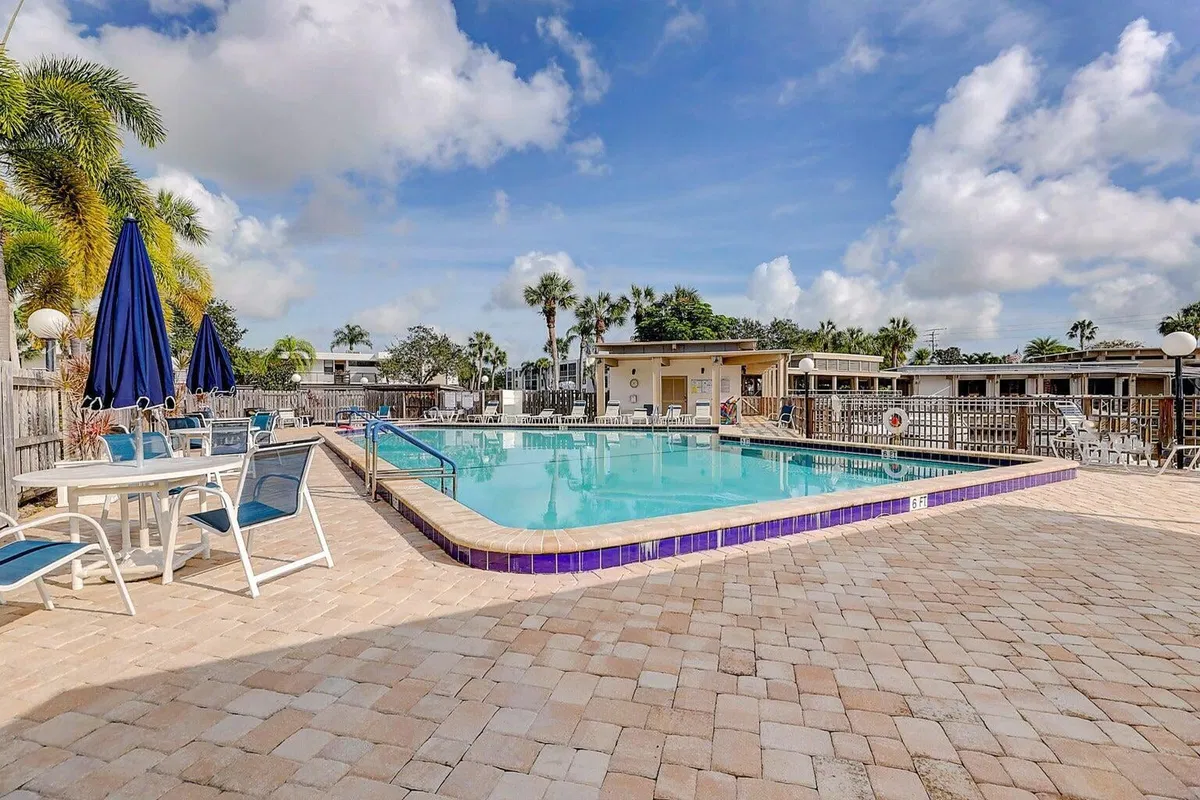 Unit 14-304 photo 25