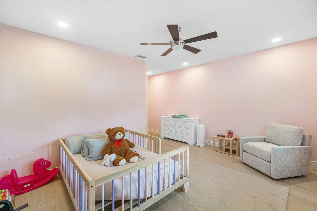  Residence photo 37
