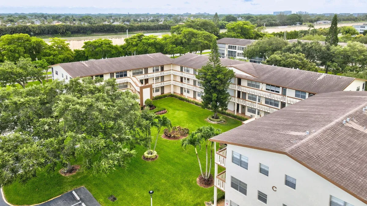 Unit C photo 25