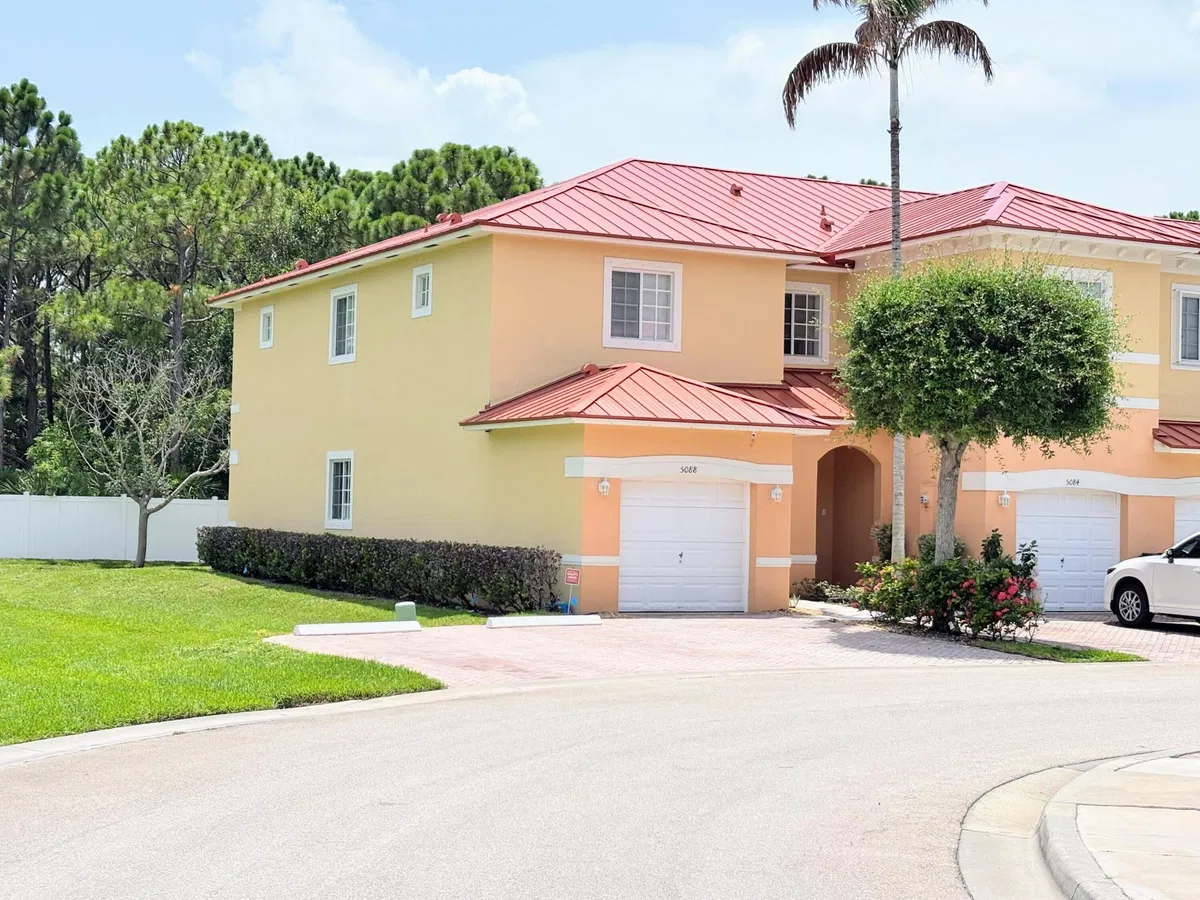 Residence photo 4