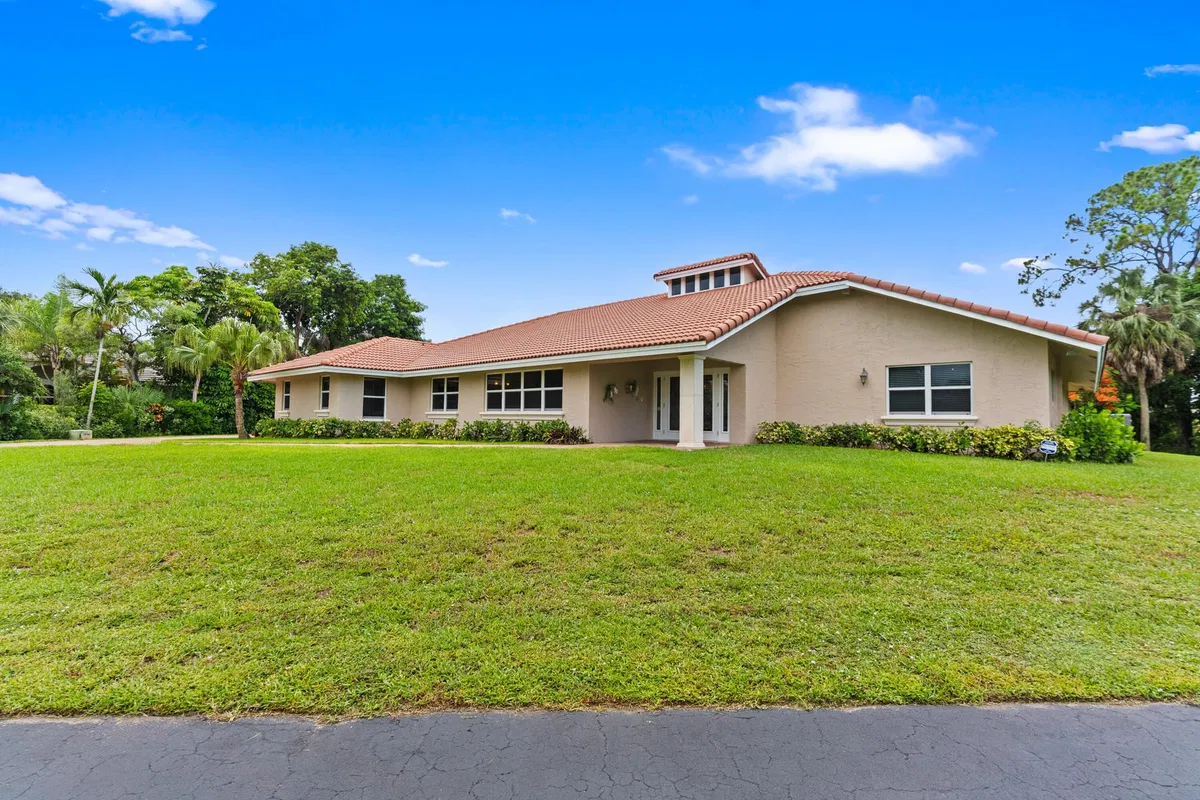 Residence photo 61