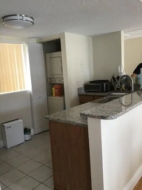 Unit 206 photo 4