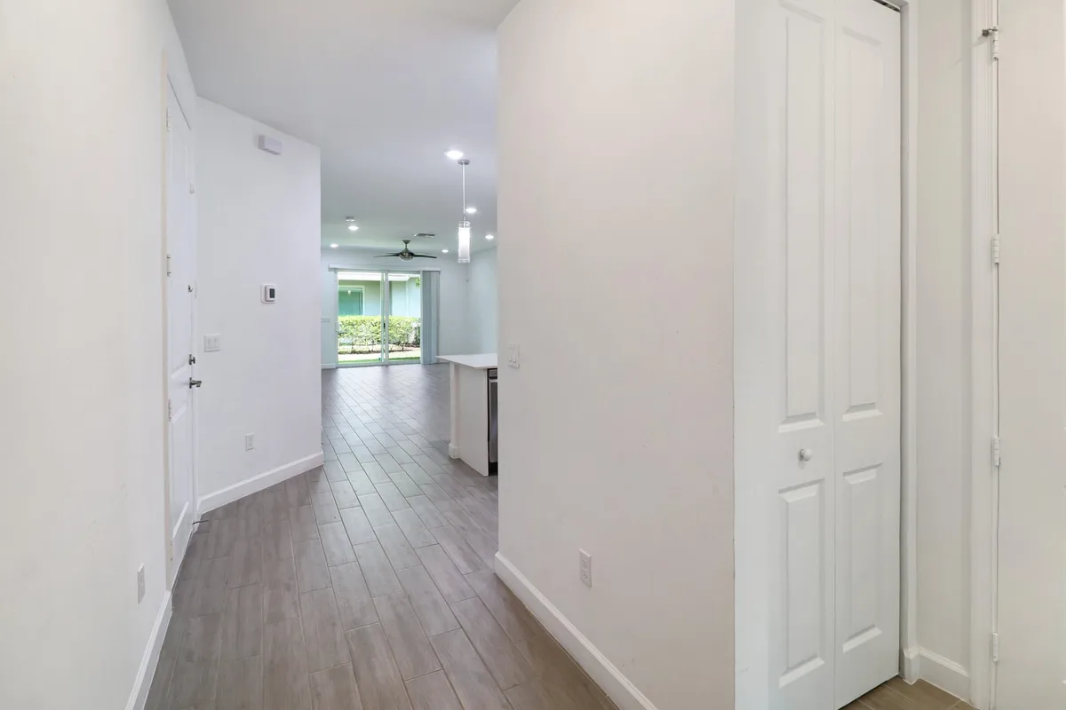 Residence photo 4