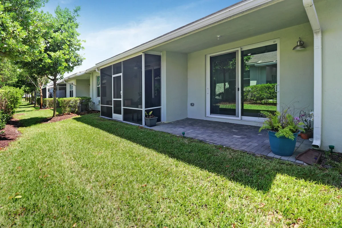 Residence photo 25