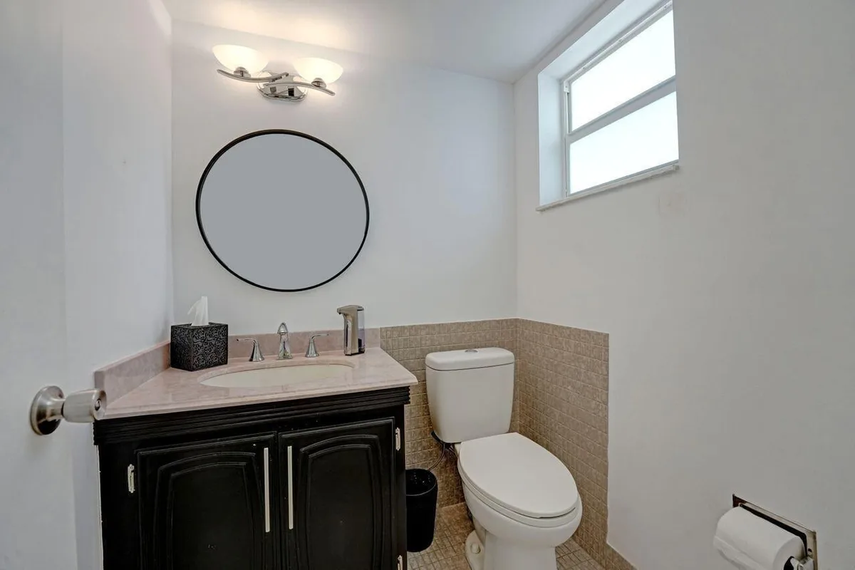  Unit 203 photo 22