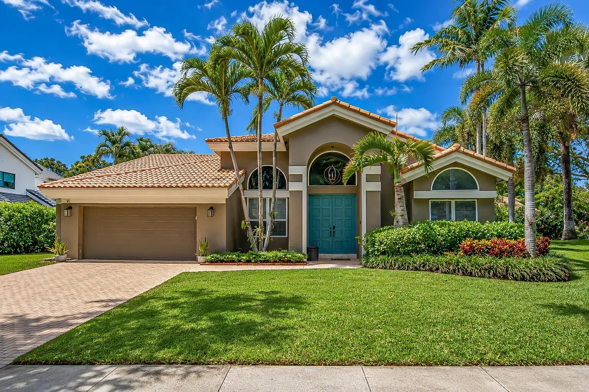 Colonnade Boca Raton Residence