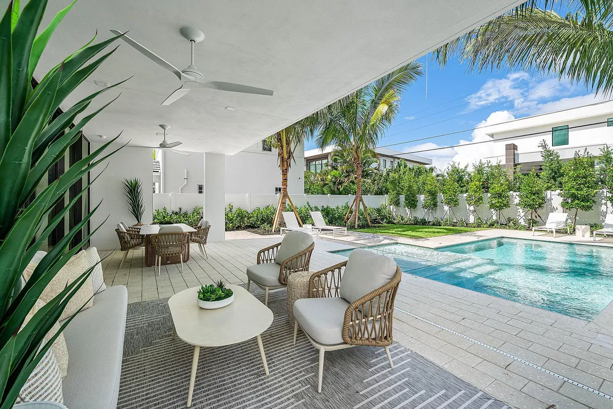 Palm Trail Delray Beach Residence photo 25
