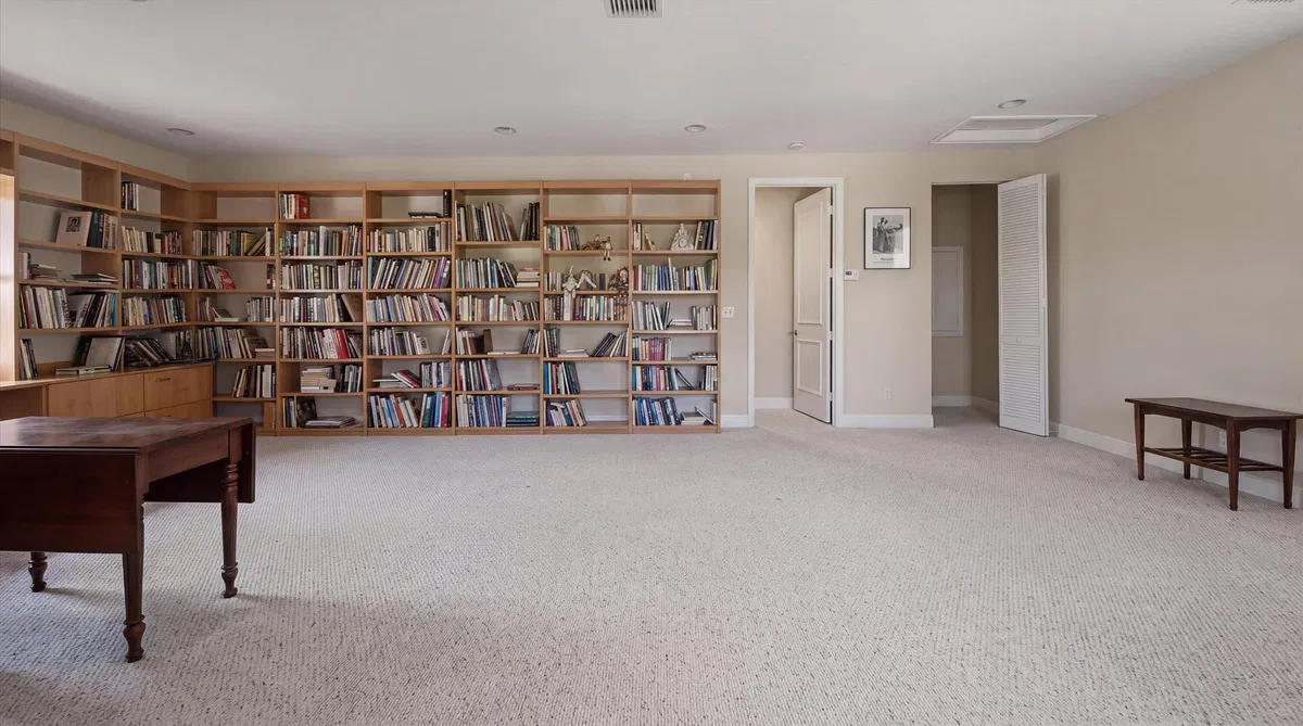 Residence photo 25