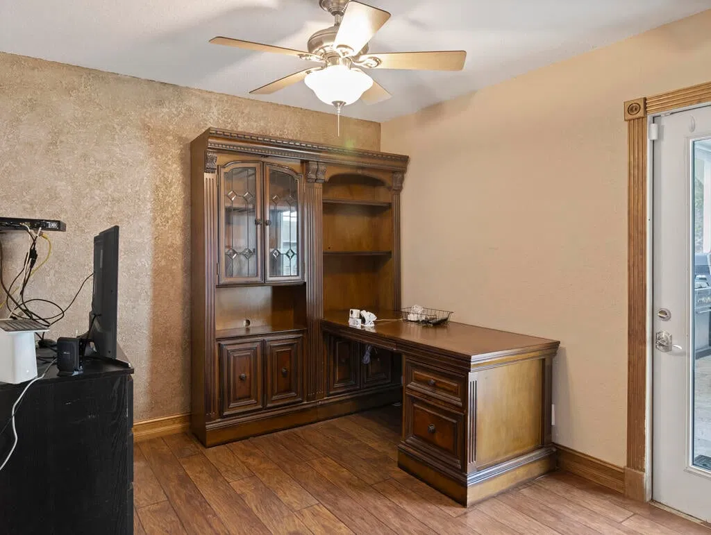 Residence photo 25
