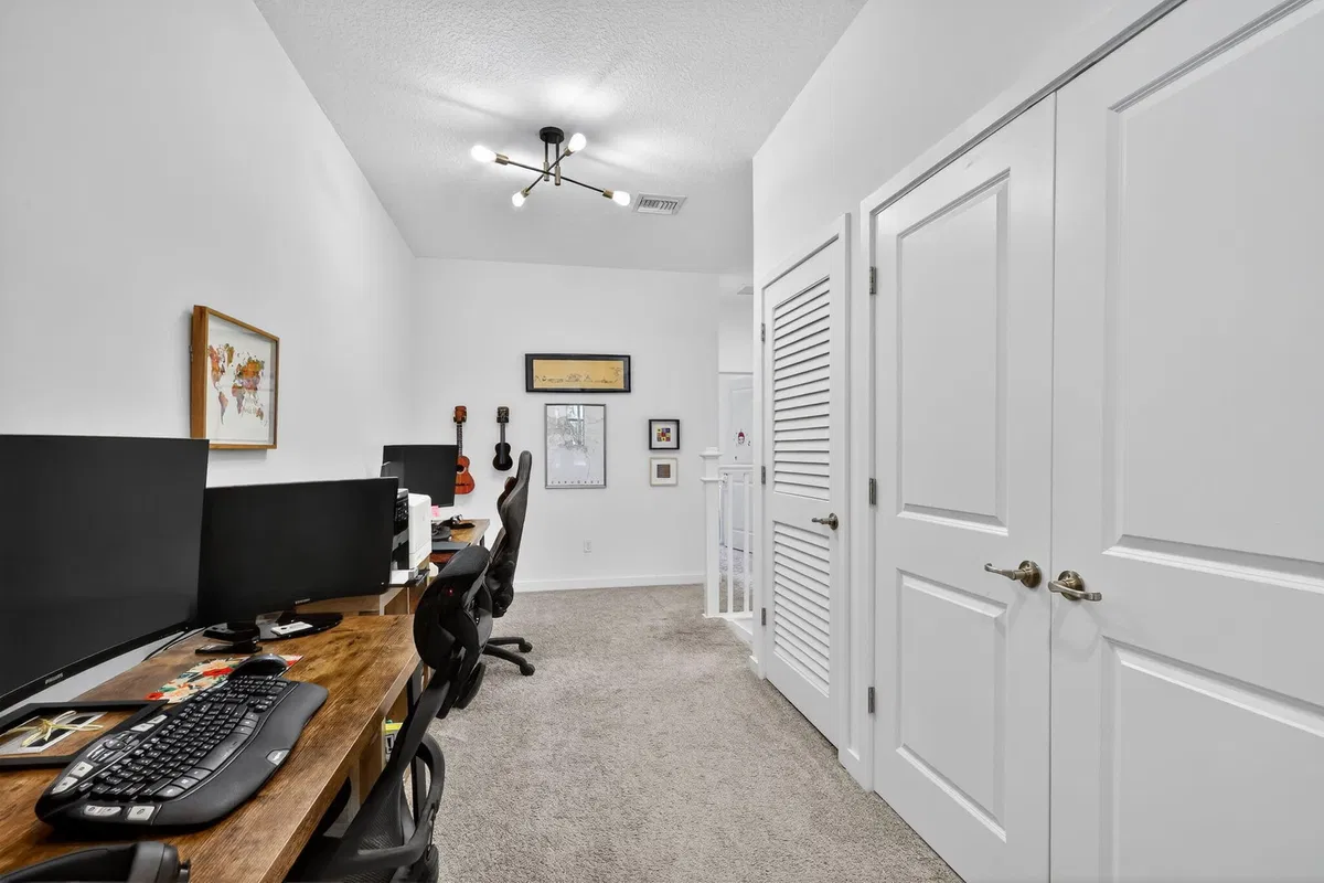 Residence photo 22