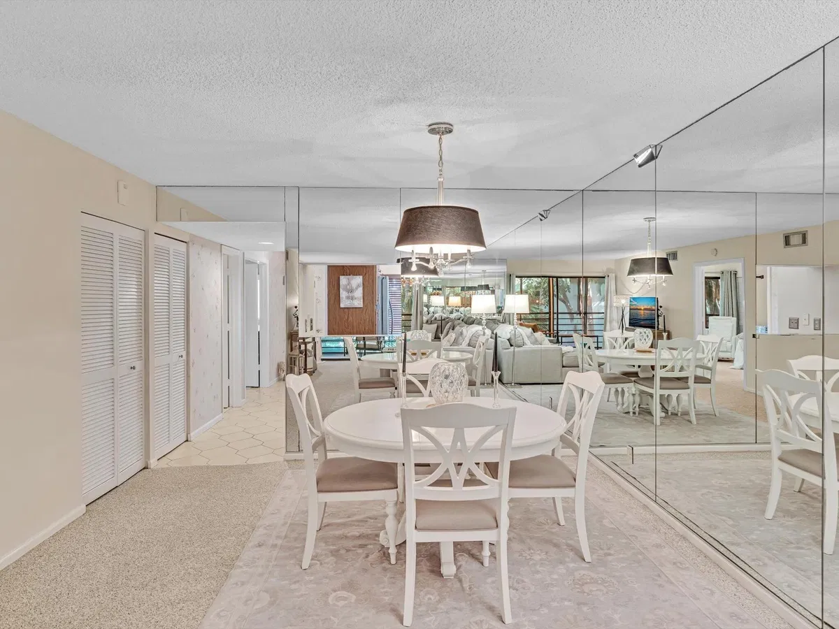 Unit 203 photo 28
