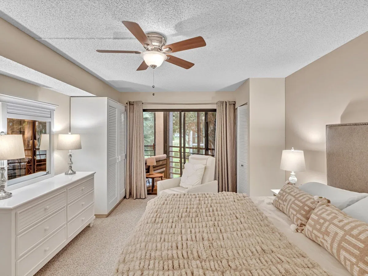 Unit 203 photo 34