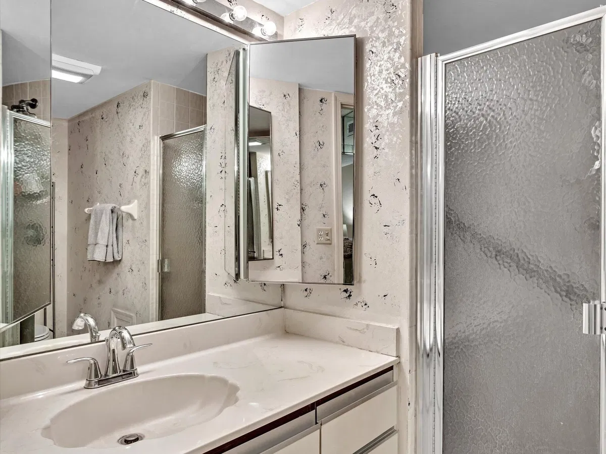 Unit 203 photo 43