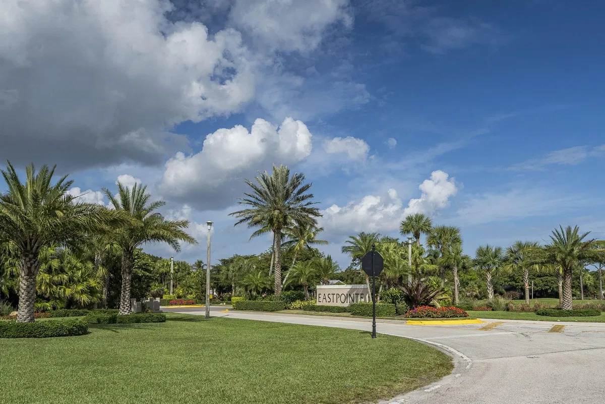 Eastpointe Country Club Residence