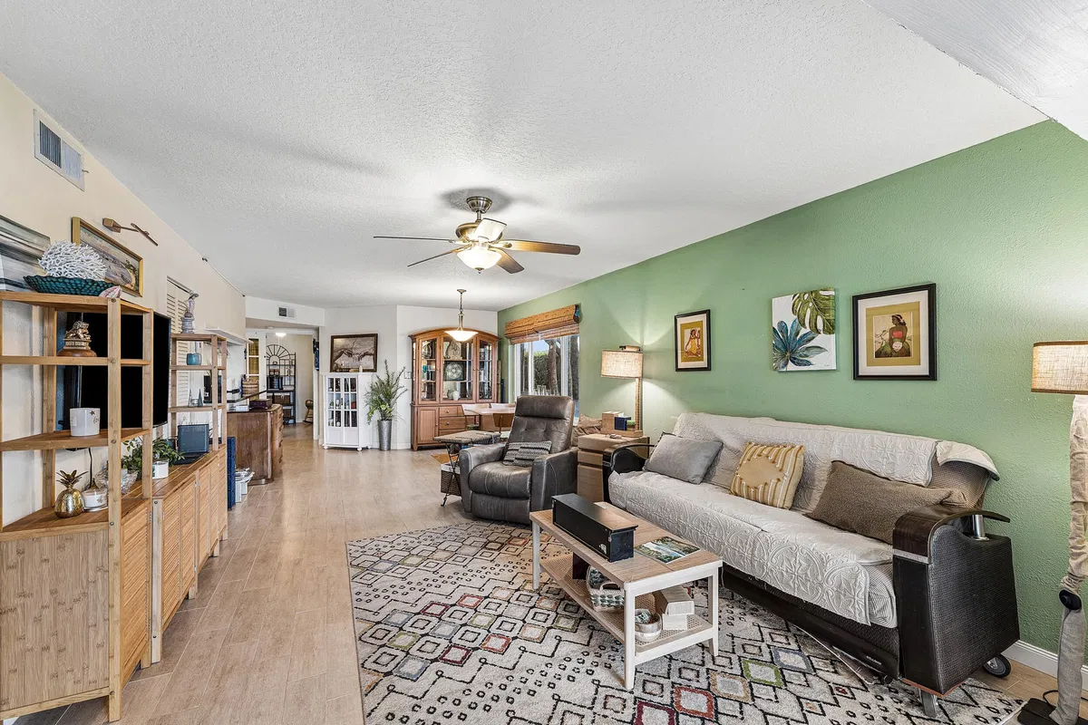  Residence photo 7