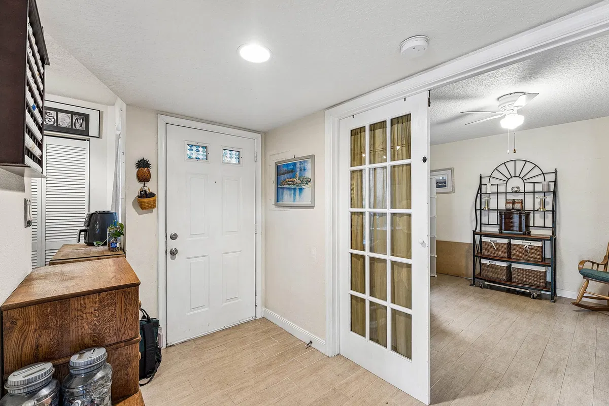  Residence photo 16