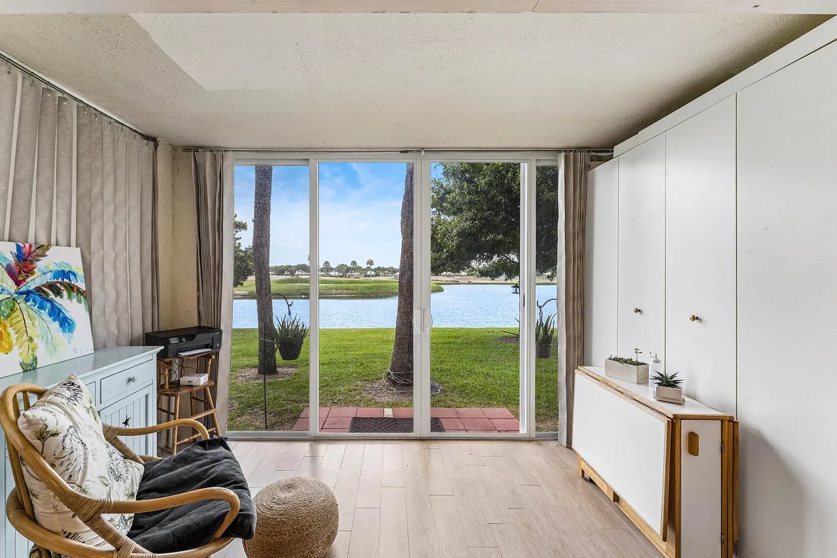  Residence photo 19