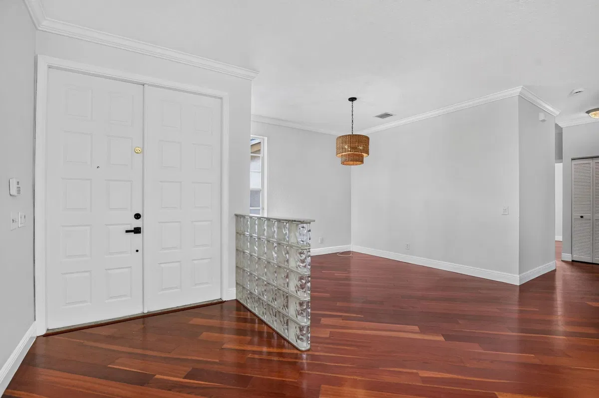Residence photo 4
