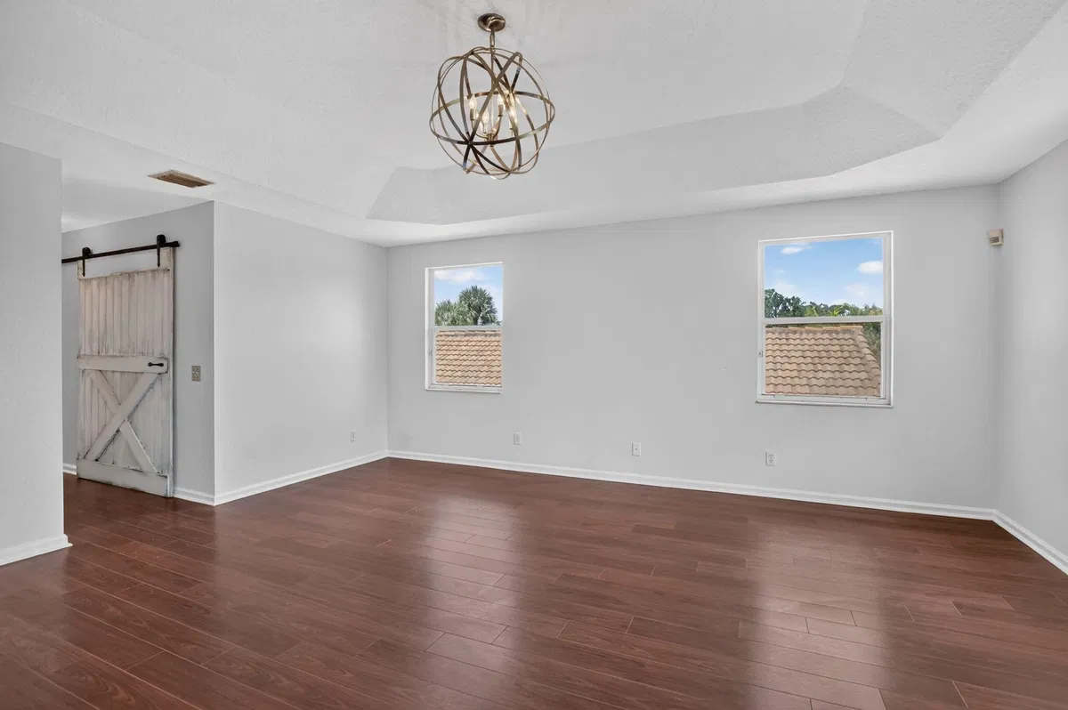 Residence photo 31