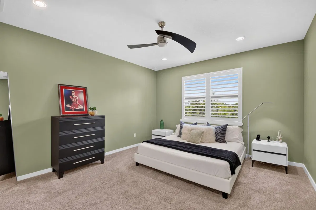Residence photo 16