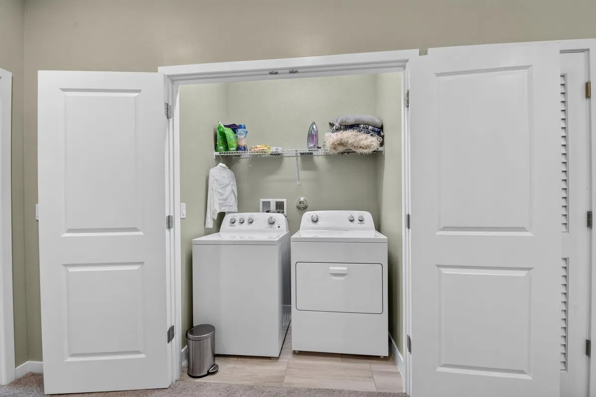 Residence photo 25