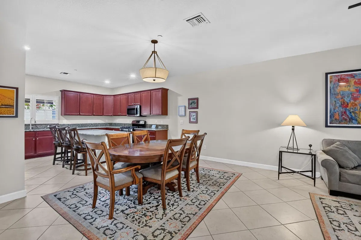 Residence photo 19