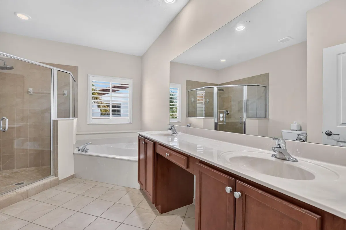 Residence photo 34