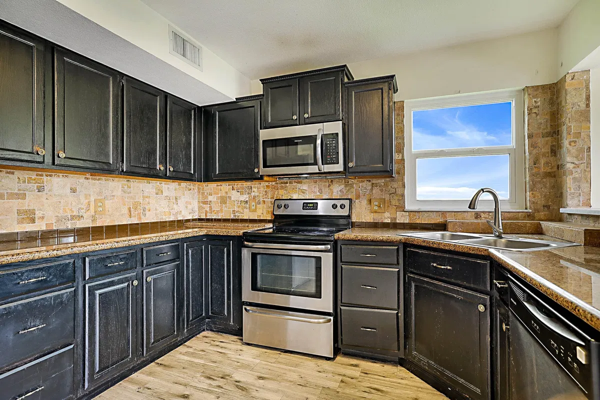 Residence photo 10