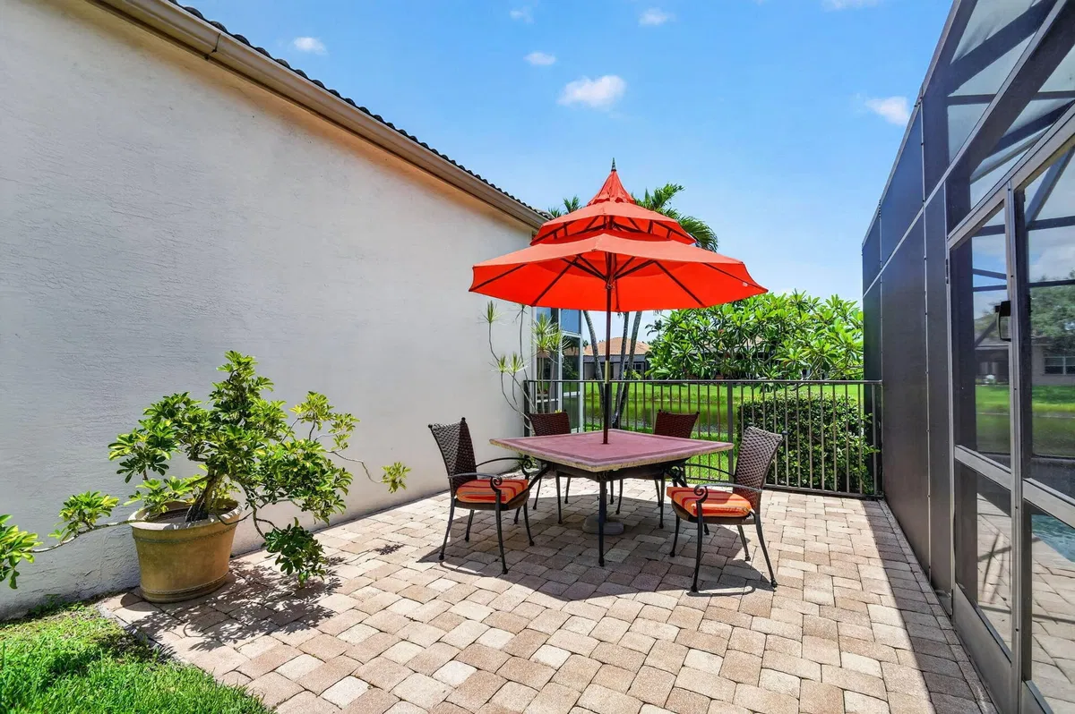 Residence photo 61