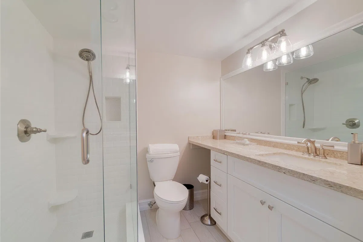 Unit D203 photo 19
