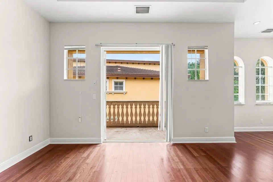Residence photo 16