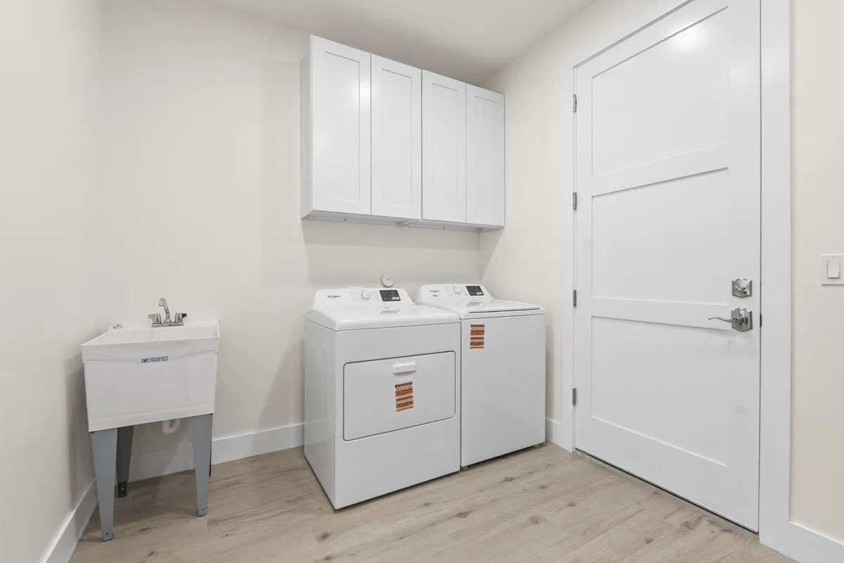 Residence photo 19