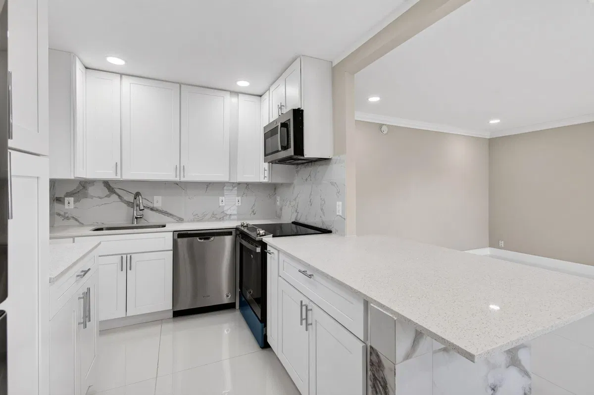 Residence photo 16