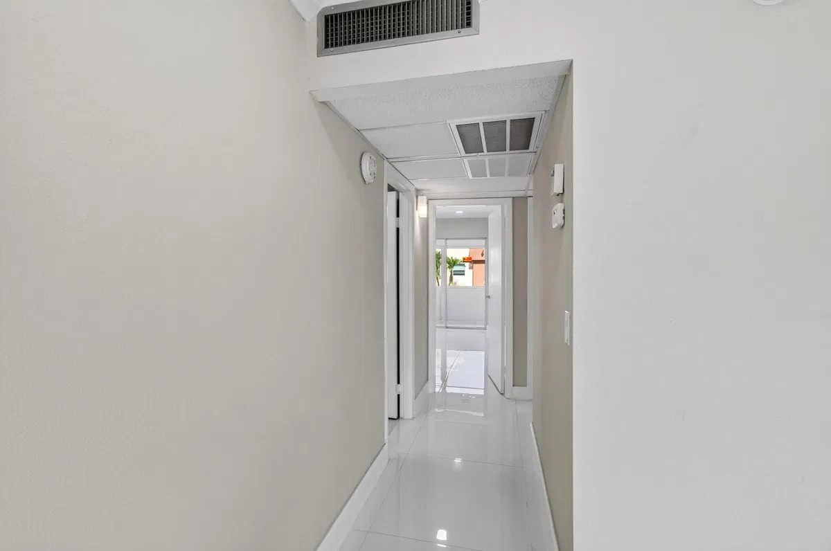Residence photo 22
