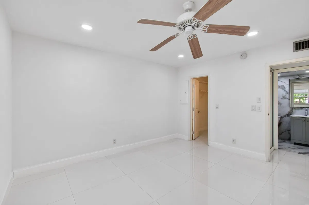 Residence photo 25