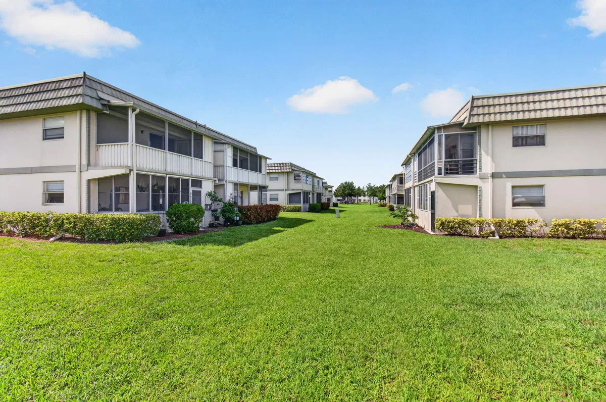 Residence photo 52
