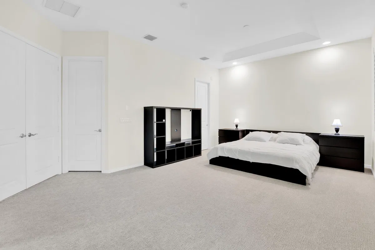 Residence photo 22