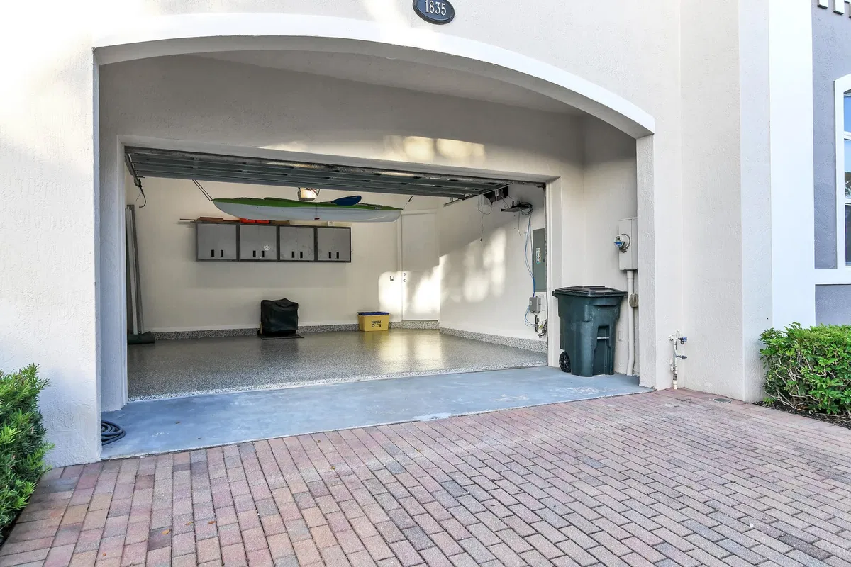 Residence photo 43