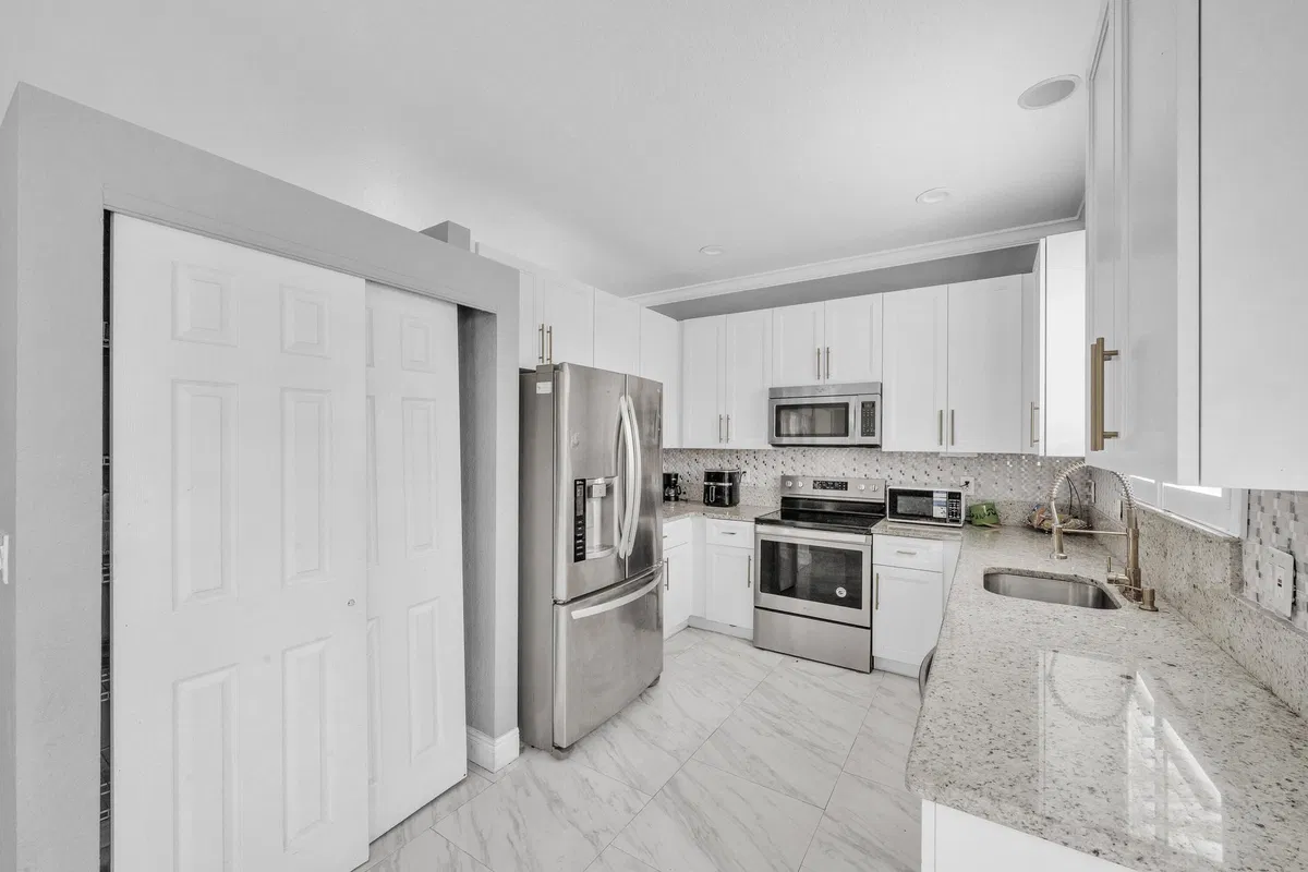  Residence photo 7